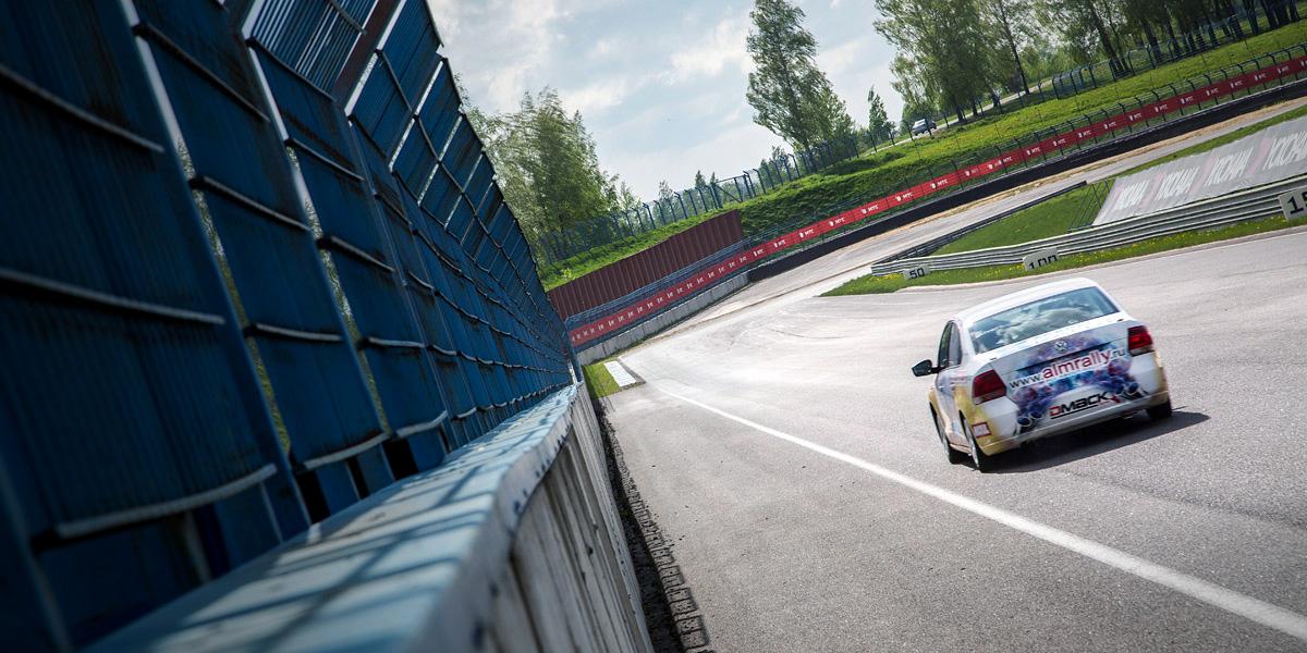 Фото "Академии Ралли", компании Maserati и с личных страниц участников в соцсетях