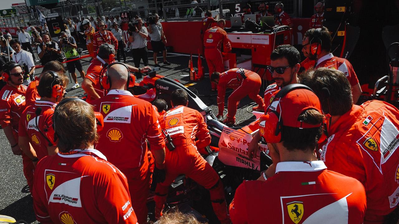 Искра пропала