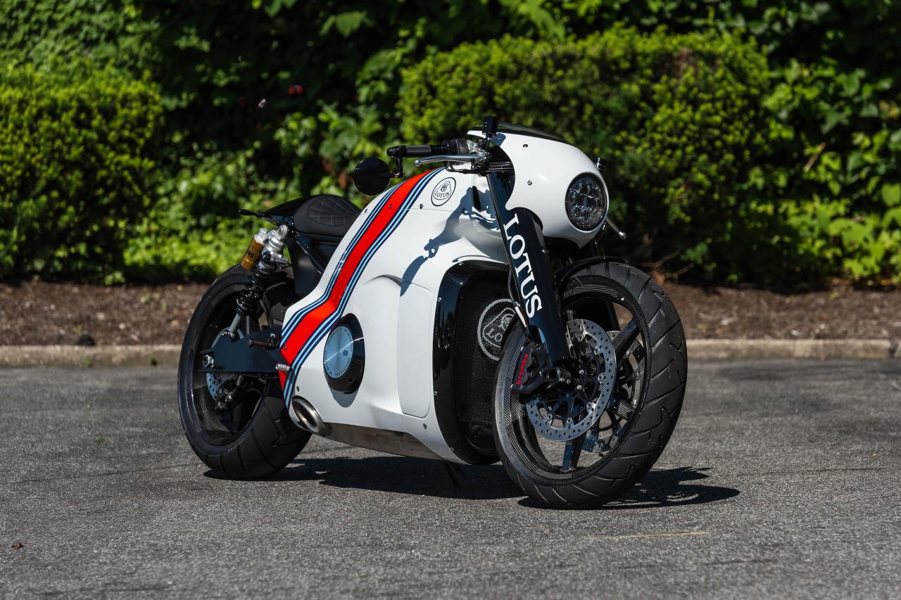 Безумные мотоциклы от автомобильных брендов