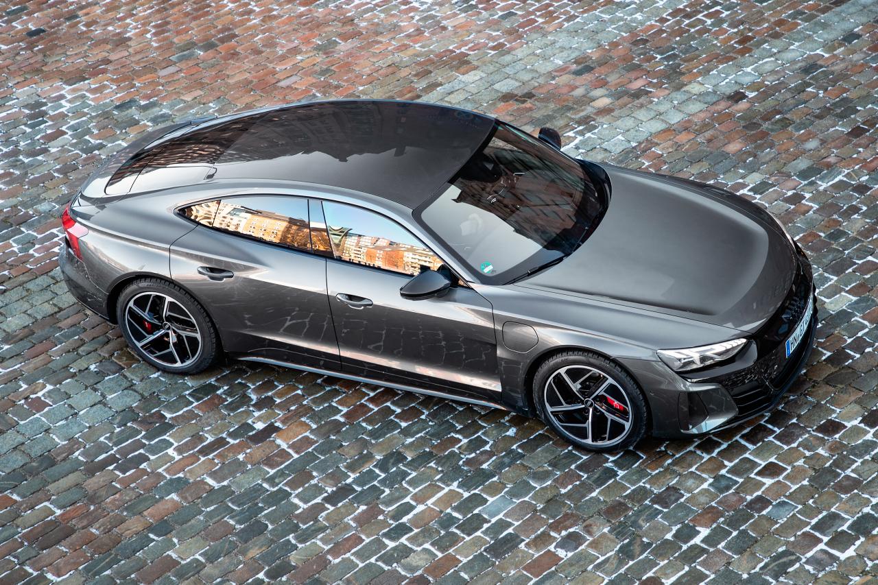 RS e-tron GT: самая дорогая Audi