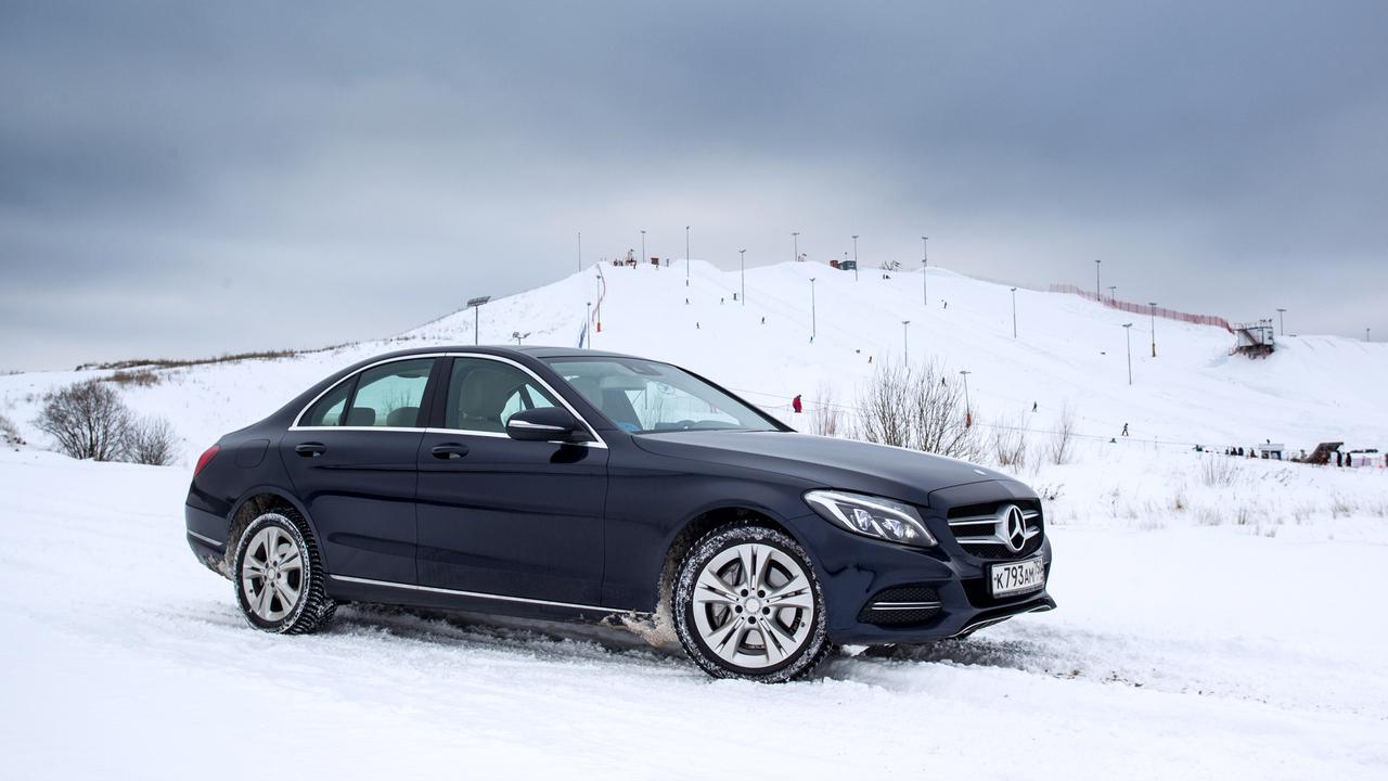 Падал прошлогодний снег