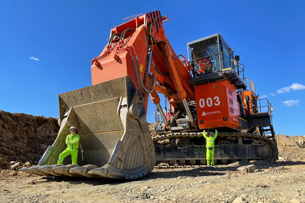 Один день с экскаватором-гигантом: сколько им можно накопать золота?