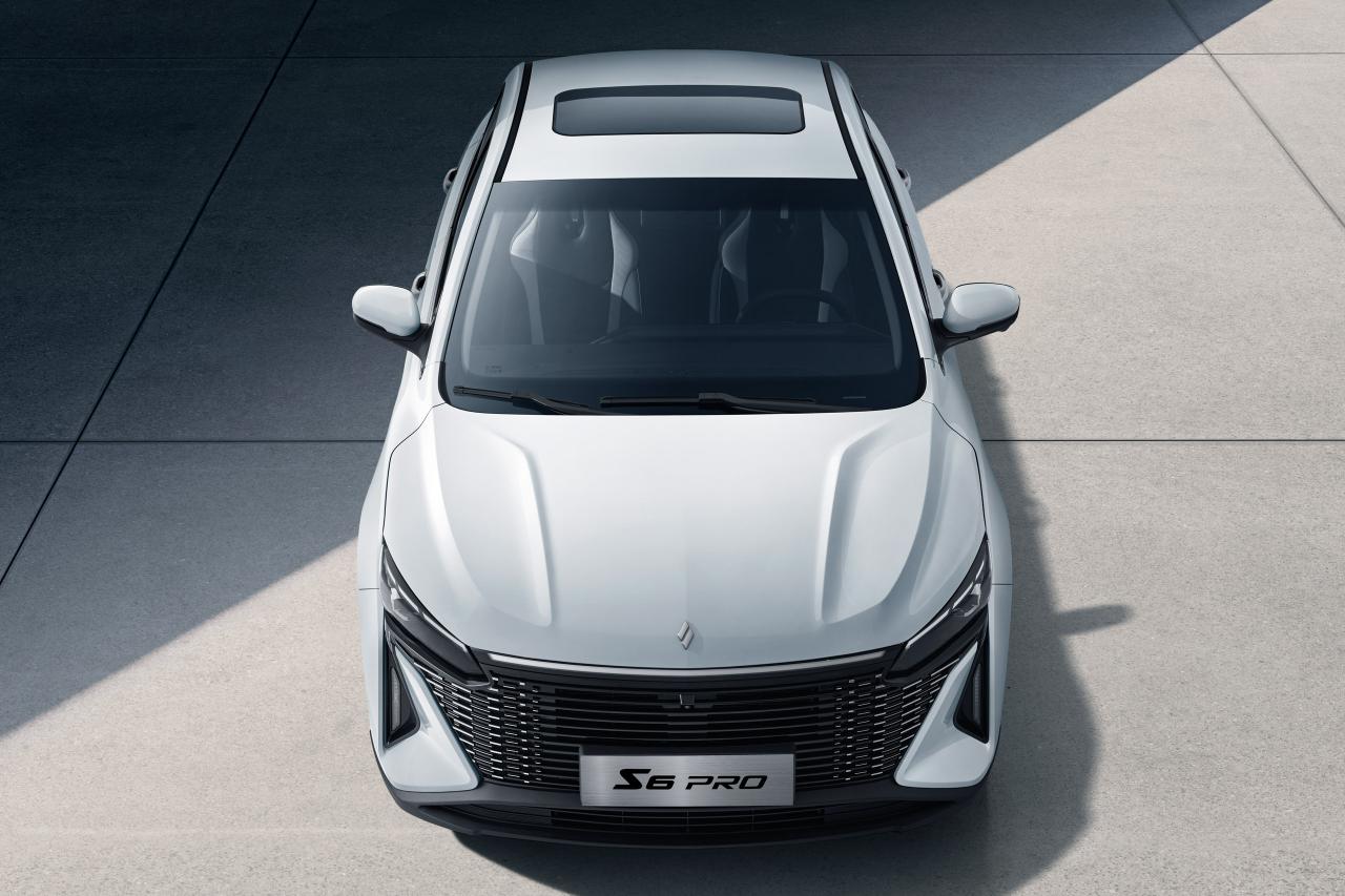 В России появились две новые модели марки Livan