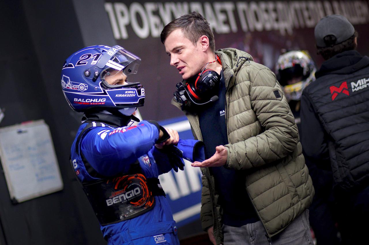 Голос в ушах: смена, смена!