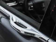 [Рычаги, кнопочки и откровенная бутафория вместо «рукопожатия»](https://motor.ru.net/selector/doorhandles.htm)