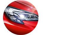 Для Corsa пятого поколения в качестве опции предлагаются поворотные биксеноновые фары с функцией автоматического включения дальнего света.