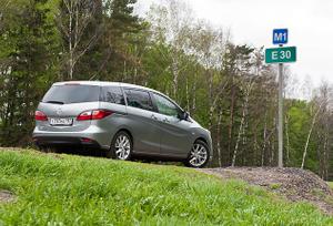 За эти волны на бортах  
"пятерке" можно простить  
любые недостатки