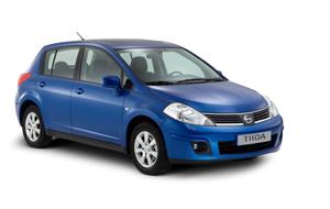 По сравнению с «Тиидой» предыдущего поколения, выпускавшейся с 2004 по 2012 год, колесная база новинки выросла на 97 миллиметров, а длина и ширина кузова — на 84 и 73 миллиметра соответственно.