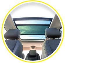 Амбиентная подсветка теперь освещает не только низ салона, но и панорамную крышу, площадью 1,34 квадратных метра.