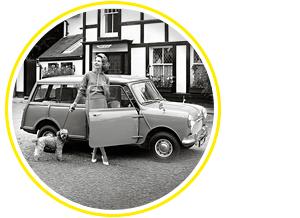 Классические универсалы MINI появились 55 лет назад. Они были длиннее обычных трехдверок на 25 сантиметров и носили имя Countryman и Traveller. Выпускались вплоть до восьмидесятых годов.