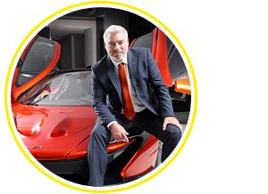 Нарисовал McLaren P1 норвежец Фрэнк Стефенсон (шеф-дизайнер компании). Среди его работ – современные MINI, первый BMW X5, Maserati MC12 и Ferrari F430.