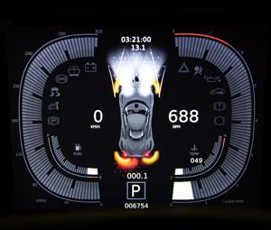 По периметру приборной панели «Маруси» расположены шкалы спидометра и тахометра. У виртуальной машинки открываются двери, зажигаются фары – видно все, что происходит с самой машиной.