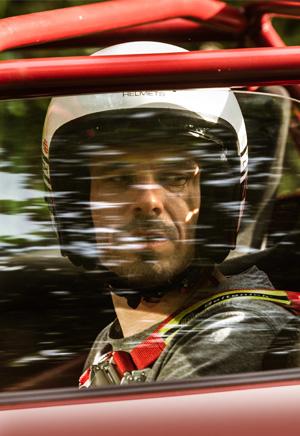 Из Сочи в Москву на каркашенном родстере? Да не, бред какой-то... 