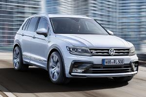 Еще у нового «Тигуана» есть дерзкое спортивное исполнение R-Line. Но таких машин на презентацию не привезли, а перспективы их появления в России более чем туманны.