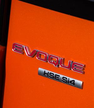 Цена: 4 246 000 рублей. Это минимум. А дооснащением и аксессуарами стоимость кабриолета можно довести до пятимиллионной отметки.