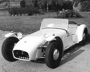 Вот так выглядел Lotus Seven самых первых серий. Ему уже 60 лет, но с тех пор мало что поменялось.