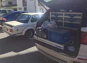 Это — специально оборудованная «техничка» на базе BMW X5 предыдущего поколения. Сзади у нее куча ящичков с запчастями и даже выдвижной верстак… Все изменения внесены в документы и сертифицированы!