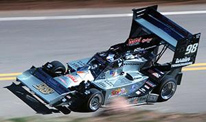 Mercedes CLR — это одна из вершин эволюции аэродинамики, а о том, как все начиналось, можно прочитать в статье [«Острые Крылышки»](https://motor.ru.net/articles/2016/08/23/aerodynamics1/)