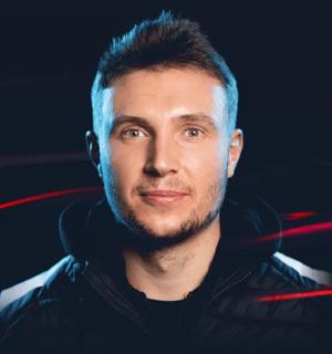 Сергей Сироткин — российский гонщик, исполнительный директор Российской автомобильной федерации. В качестве тест-пилота сотрудничал с командами Формулы 1 Sauber, Renault и Williams