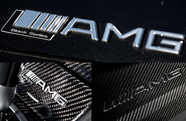 Снаружи – на крышке багажника, а внутри – на центральном тоннеле, отделанном карбоном, также есть характерная отметина Black Series.

На внутренней отделке дверей карбон тоже выставлен напоказ. С выштампованным фирменным лого AMG.