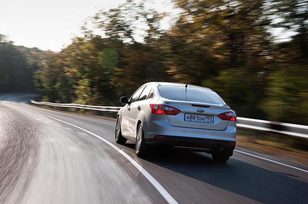 Новая подвеска обладает еще более высоким уровнем комфорта, по сравнению с предшественником, и при этом ничуть не потеряла в драйверском азарте.