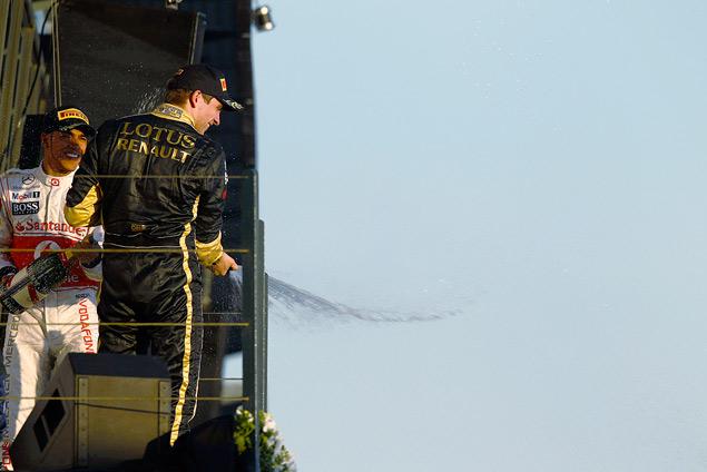 На своем первом и единственном пьедестале почета в Формуле-1 Виталий Петров соседствовал с чемпионами мира Льюисом Хэмилтоном и Себастьяном Феттелем. Всего за  время выступлений в составе Renault россиянин набрал 64 очка, провел 38 гонок и однажды показал быстрейшее время круга. Лучшей квалификационной позицией Петрова стала шестая строчка, добытая им на Гран-при Австралии и Испании в минувшем сезоне.