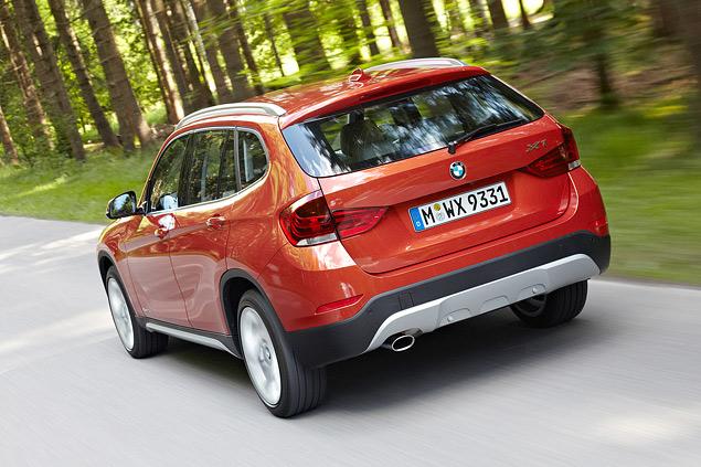 Х1 по-прежнему остался очень «драйверским» автомобилем. И хоть появился он раньше своих конкурентов, по ходовой части он по-прежнему лучший.