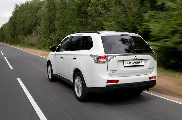 По сравнению с предшественником, новый Outlander стал всего на один сантиметр короче