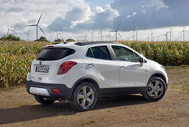 Сзади у "Мокки" – полузависимая балка. Тем не менее, ее удалось адаптировать под полноприводную трансмиссию