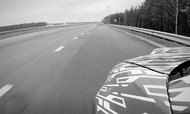 Какие автомобили были выбраны в качестве «мулов» для агрегатных тестов, нас попросили сохранить в тайне. Можем лишь сказать, что это японский пятидверный полноприводный хэтчбек, схожий по размерам с будущим «ё-кроссовером»