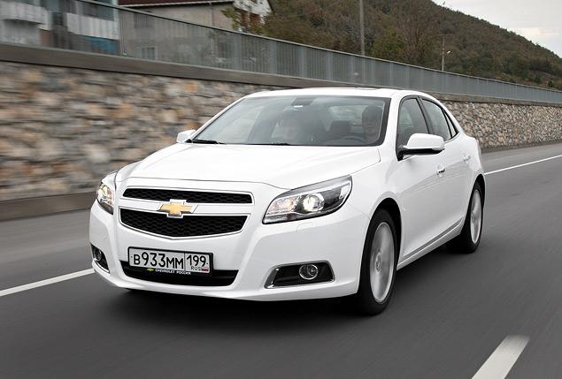 Двигатель – один, и не очень мощный. Коробка передач – только «автомат». Не самый быстрый. Результат – весьма посредственная динамика