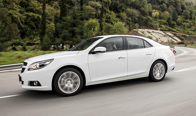 «Рулится» Malibu хуже, чем Insignia. У него другое кредо: «спокойствие, только спокойствие»