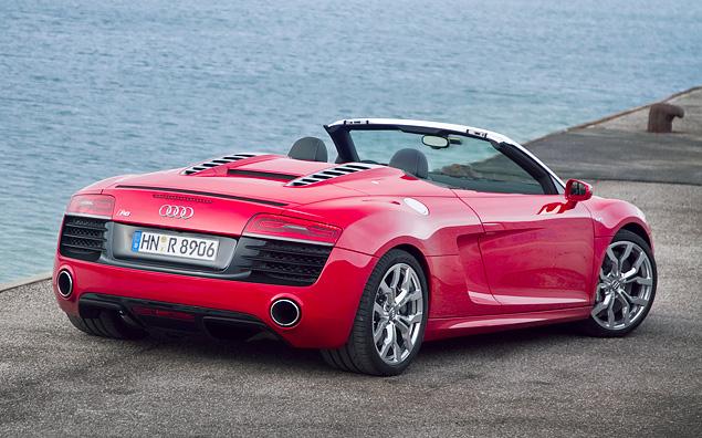 Базовое купе R8 с мотором V8 и "механикой" стоит от 5,45 миллиона рублей. Цены на версию с V10 и "роботом" начинаются с отметки 6,52 миллиона рублей. Модификация V10 plus обойдется еще на миллион дороже, а за "спайдер" с двигателем V10 придется отдать как минимум 7,27 миллиона рублей