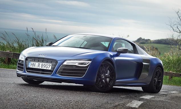 Матовый синий окрас - привилегия версии R8 plus. Эффектно, но выглядит, если честно, на любителя