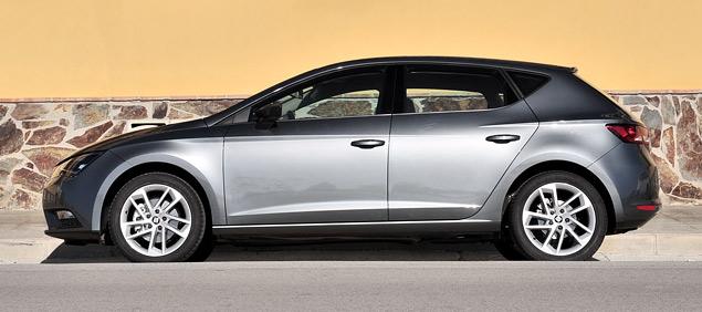 Как и все MQB-машины, Seat Leon стал ощутимо легче. Сбросив 90 кило, базовая версия теперь весит всего 1113 килограммов. Правда, и габариты автомобиля уменьшились – по сравнению с предшественником, он на пять сантиметров короче.