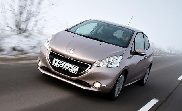 Называть управляемость Peugeot 208 острой было бы неверно. Она надежна, понятна, но особого азарта мы не почувствовали