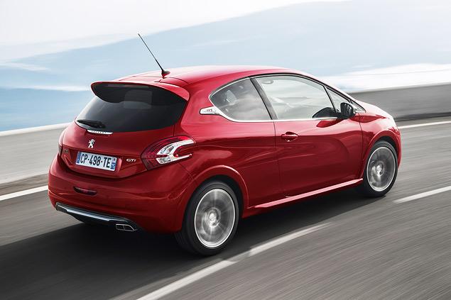 Подвесочникам Peugeot удалось сделать, казалось бы, невозможное: наделить мощный переднеприводный автомобиль почти нейтральной поворачиваемостью