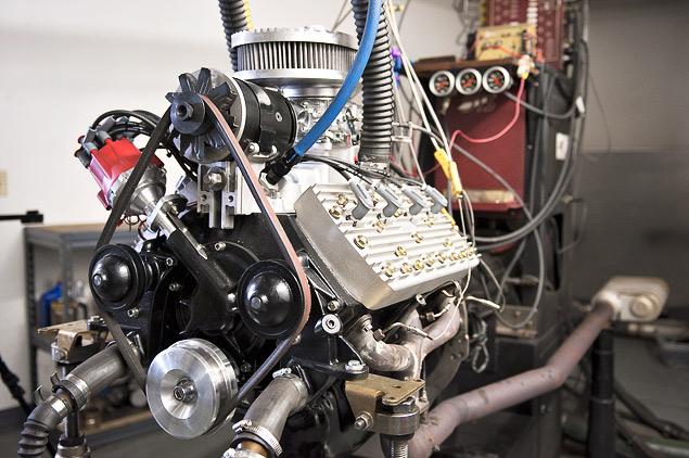 Штатная рядная "восьмерка" Buick 56S Coupe развивала под 90 лошадиных сил. Однако восстановить мотор с найденной в России машины было крайне трудно, да и специалистов по ее форсировке найти тяжело. Поэтому команда решила перейти на мотор Ford -- технический регламент это позволяет.