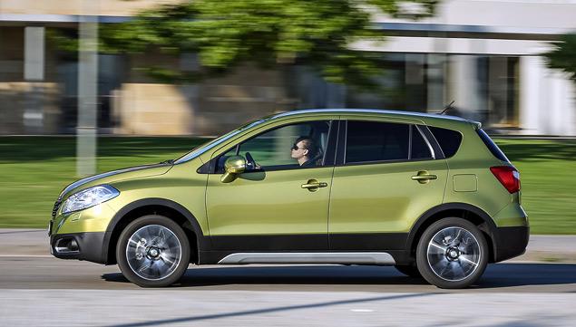 В России новый Suzuki SX4 появится в продаже в середине декабря. Официальные цены пока не объявлены.