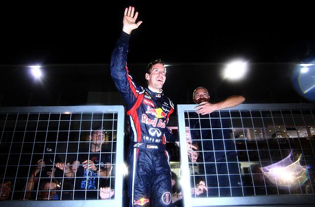 Феттель собрал множество неформальных титулов: стал самым молодым вице-чемпионом мира, самым молодым победителем чемпионата, самым молодым двух-, трех- и четырехкратным чемпионом в истории. Станет ли он еще и самым молодым пятикратным? Вполне возможно, ведь Себу всего 26, в то время, как Шумахер взял пятый титул в 33 года, а Фанхио -- в 46 лет.