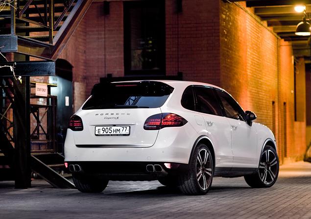 Шильдика "diesel" у Cayenne сзади нет: они – только на передних крыльях.