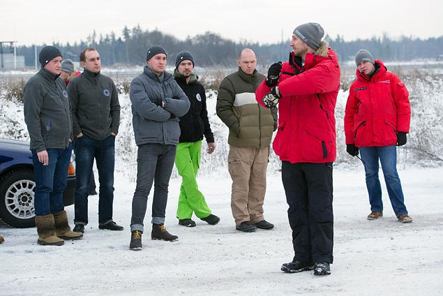 Алексей Лукьянюк – человек увлеченный. О тонкостях управления автомобиля он может рассказывать часами. Даже на морозе.