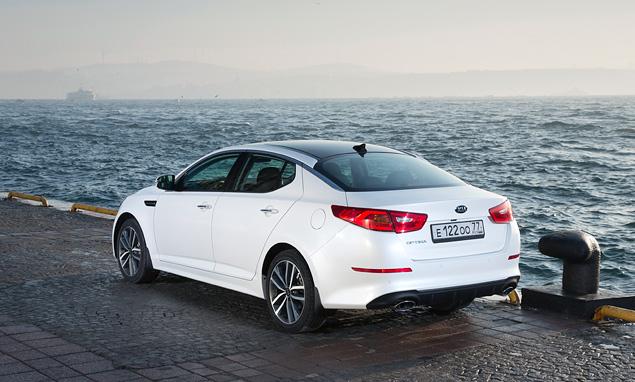 Насколько подорожает Optima после обновления, пока неизвестно. Цены будут объявлены одновременно с началом приема заказов, что произойдет в феврале. Вилка цен на дорестайлинговую модель составляла 899 900 - 1 339 900 рублей.