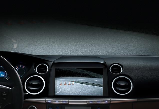 Камера ночного видения на автомобилях Luxgen не инфракрасная -- просто картинка с нее проходит через несколько цифровых преобразований, в результате чего становятся видны даже темные объекты. По крайней мере, на расстоянии до 100 метров.