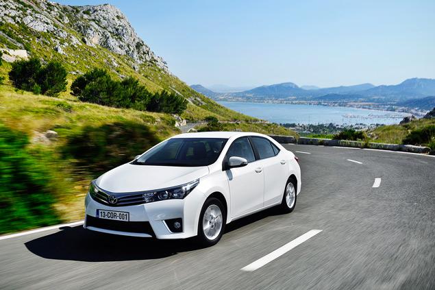 Покупателя новой "Короллы" теперь не обвинишь в отсутствии фантазии или вкуса - новый седан выглядит совсем не скучно.