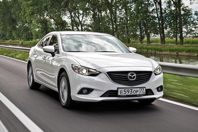 "Шестерка" едет очень по-японски: руль у нее очень легкий и поначалу кажется неинформативным, но на деле никаких проблем это не создает.