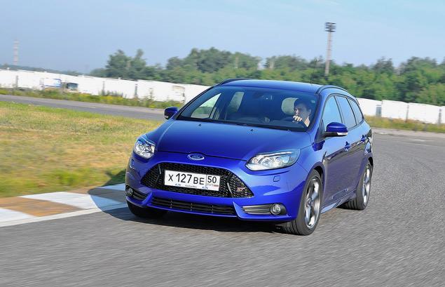 Ford Focus ST гораздо более гражданский автомобиль, нежели Subaru BRZ. На нем хоть в мир, хоть в пир, хоть в добрые люди. А с кузовом универсал можно и на дачу, и в путешествие.