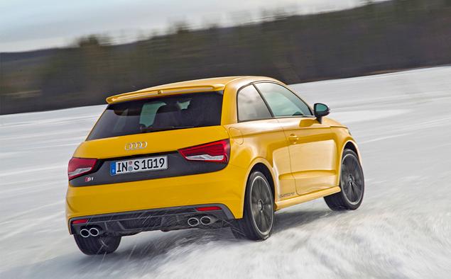 Короткая колесная база + лед

любовь! Audi S1 очень юркая и отлично ставится боком. А еще у S1 из-за появления полноприводной трансмиссии поменялась схема задней подвески: вместо балки здесь стоит многорычажка.