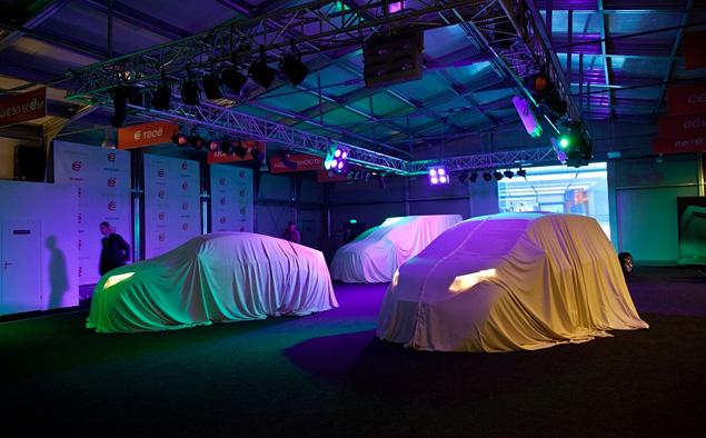 Временный павильон для презентации прототипов открыли недалеко от шоу-рума другой амбициозной российской автомобильной компании -- Marussia Motors.