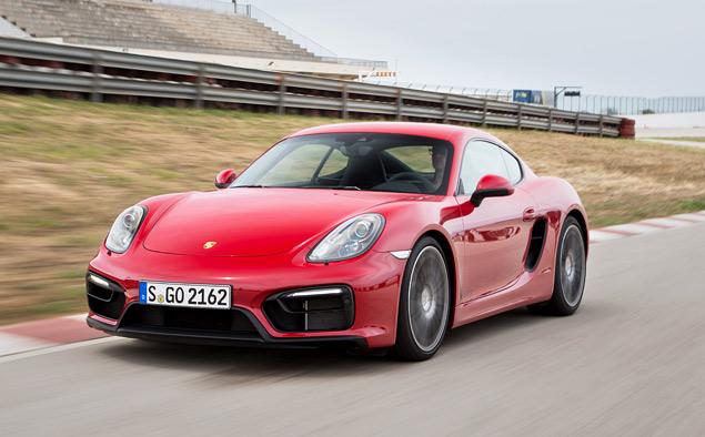 С появлением версий Boxster GTS и Cayman GTS модели получили несколько новых опций. Например, автоматическое управление дальним светом, камеру заднего вида и систему распознавания знаков с последующим отображением текущих ограничений на дисплей.